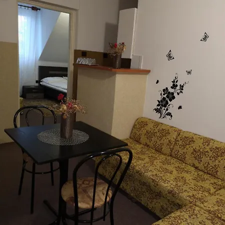 Panzio Status Apartment